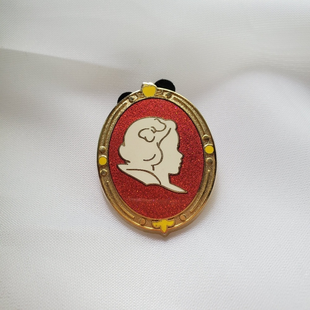 Snow White Cameo Pin - Disney Parks 2014